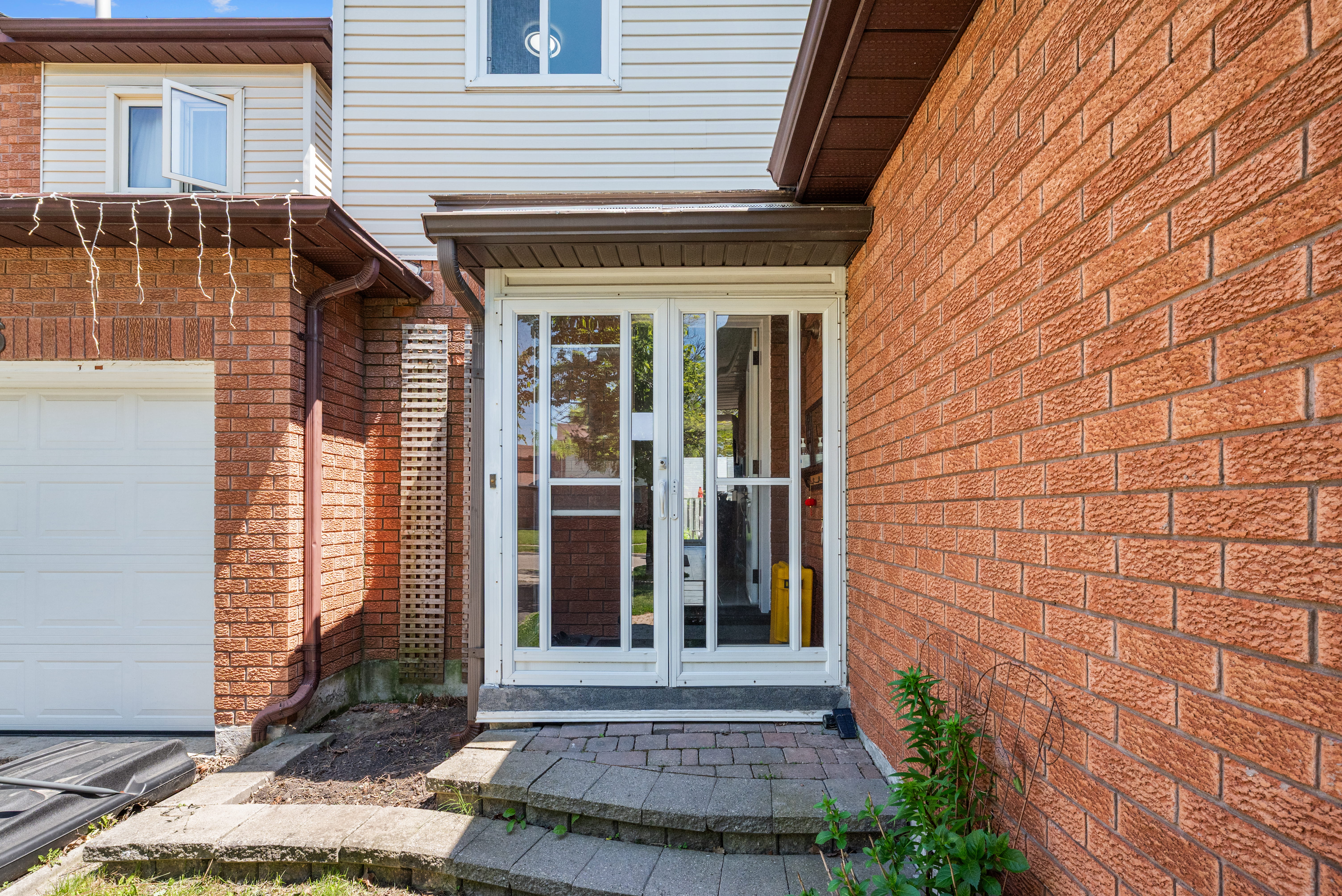 Front door entry detail
